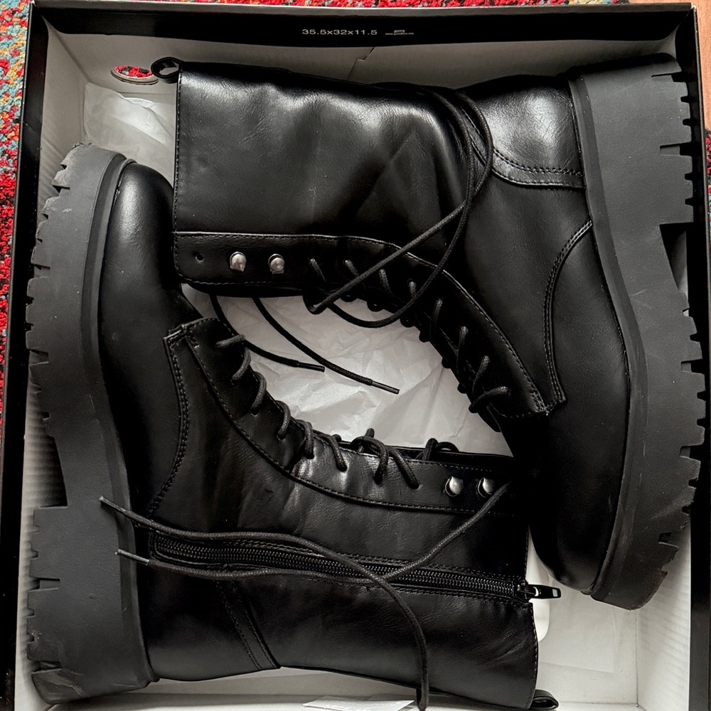 Black Madden Girl Maisey Combat Boots Size 8.5